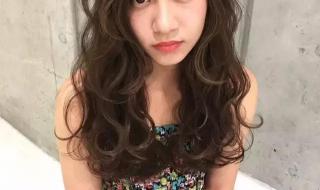 最新卷发发型图片